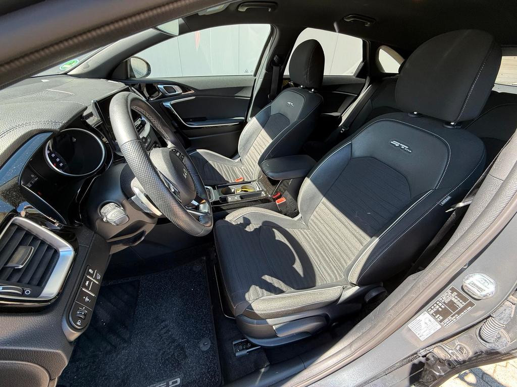 Kia ProCeed