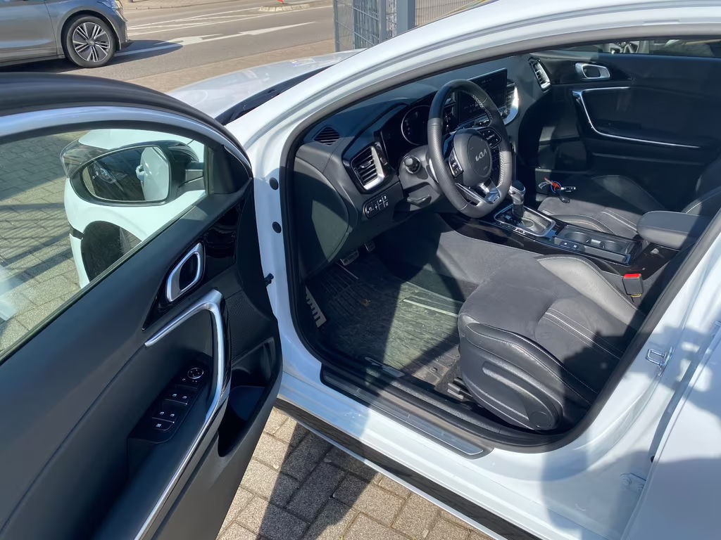 Kia ProCeed