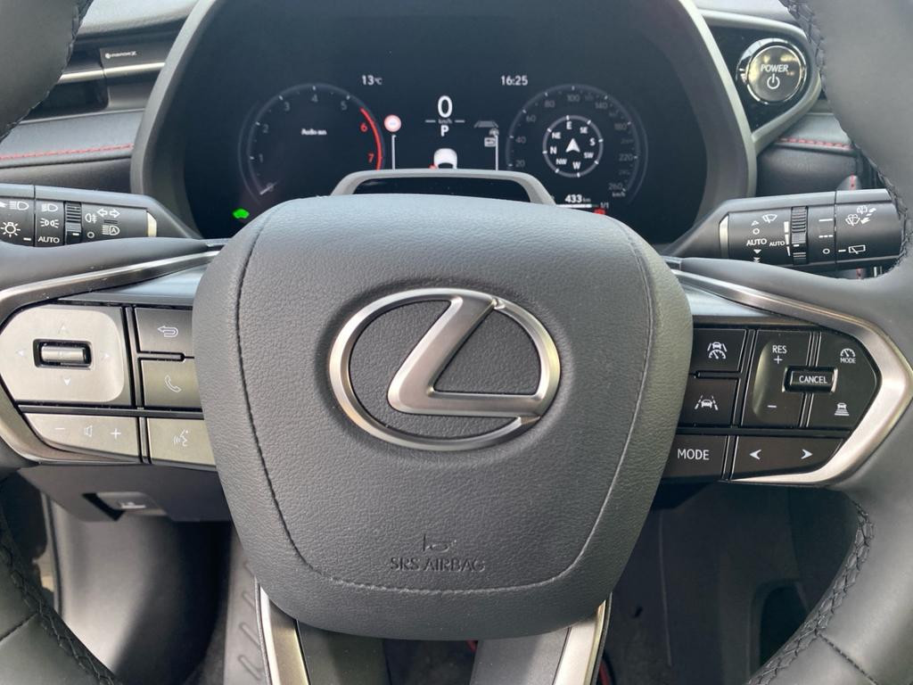 Lexus LBX