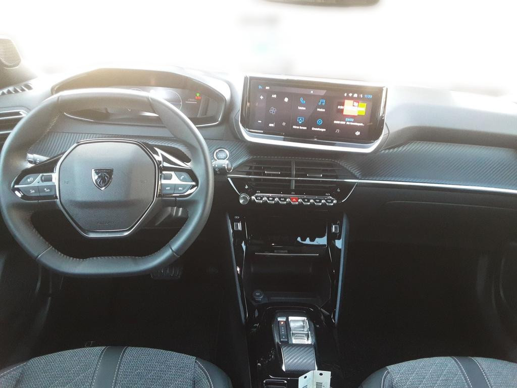 Peugeot e-2008