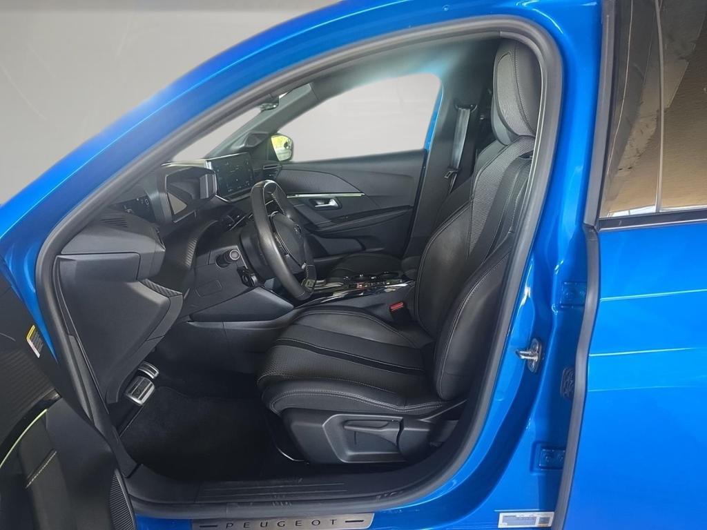 Peugeot e-208