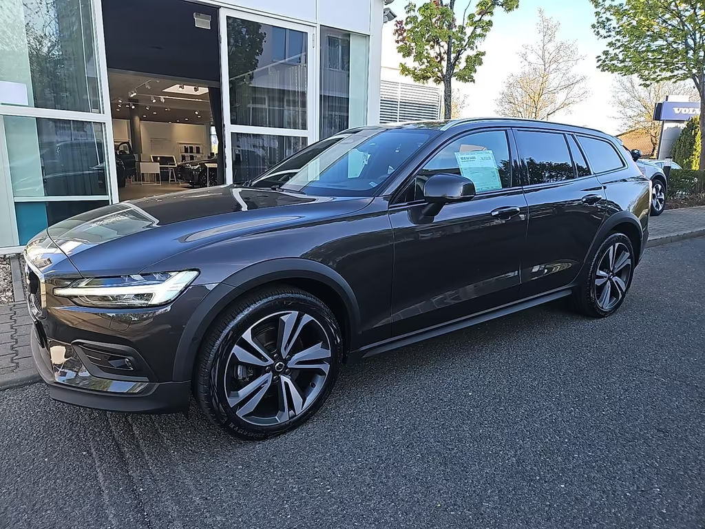 Volvo V60 Cross Country AWD Ultimate