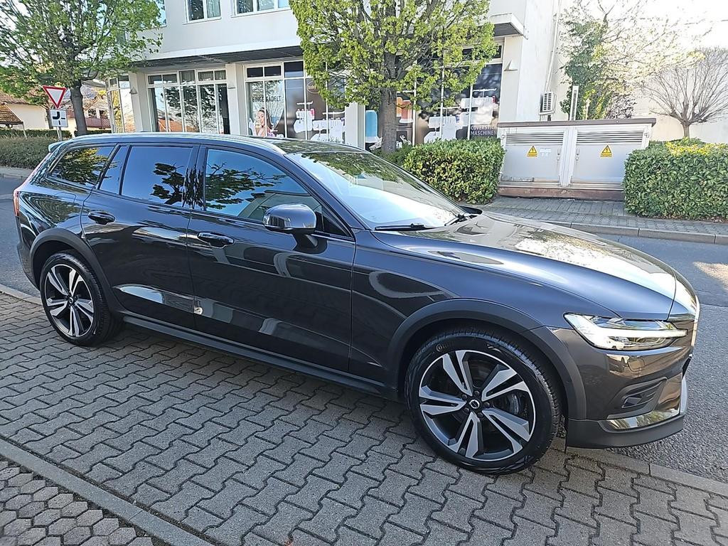 Volvo V60 Cross Country