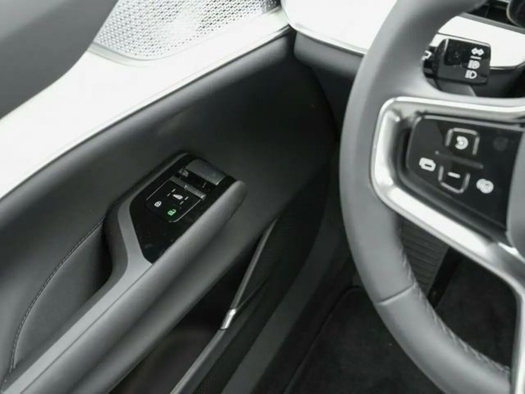 Volvo EX90