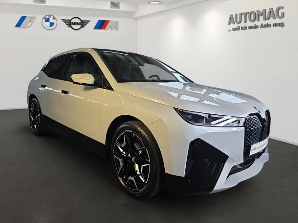 BMW iX
