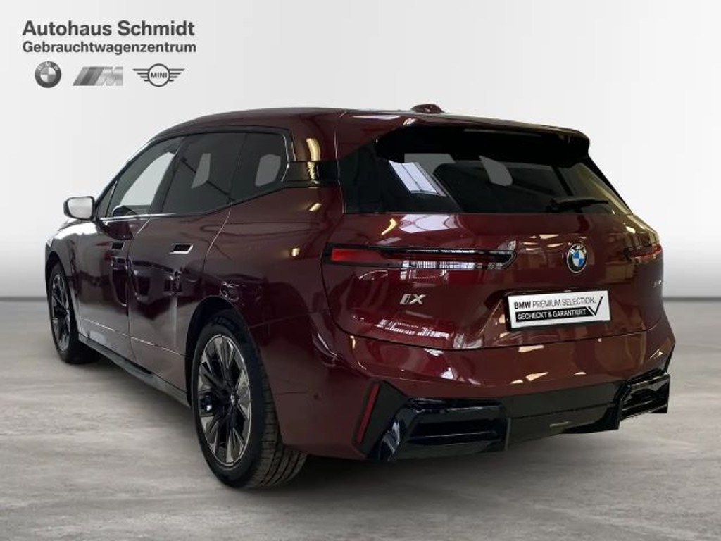 BMW iX
