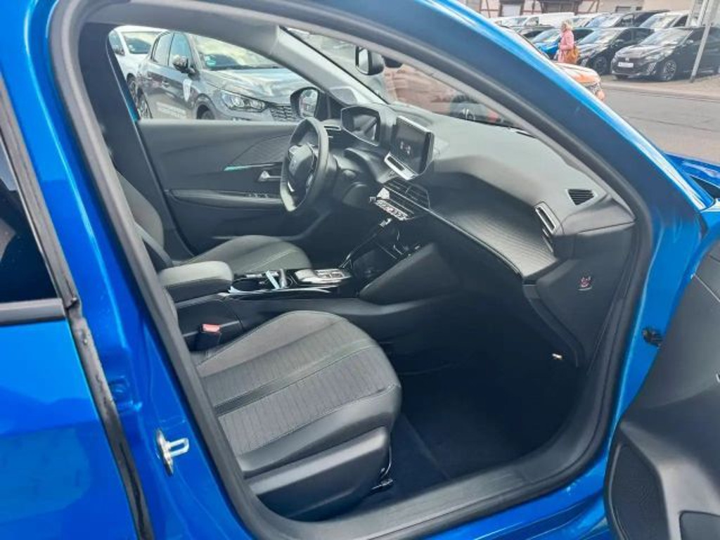 Peugeot e-208