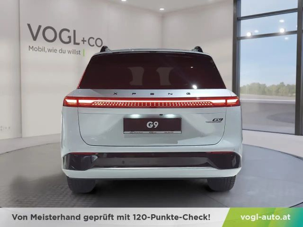 Xpeng G9