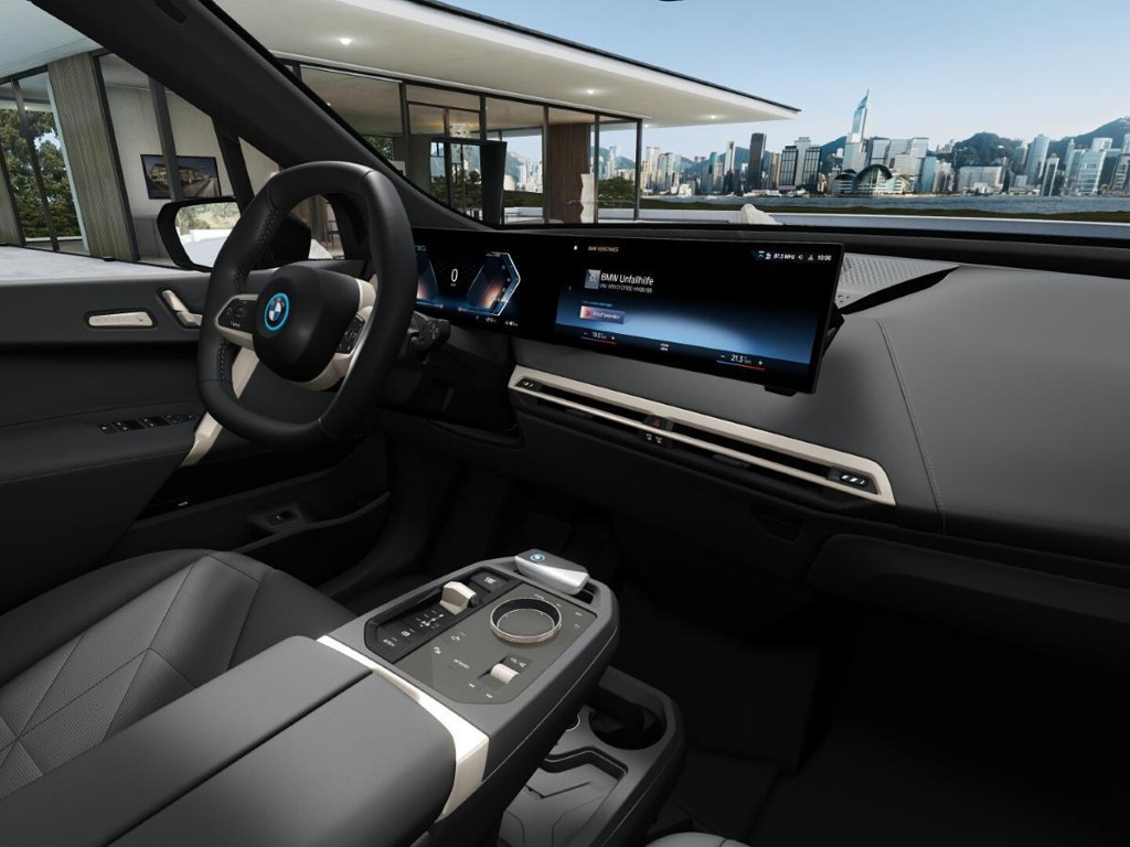 BMW iX