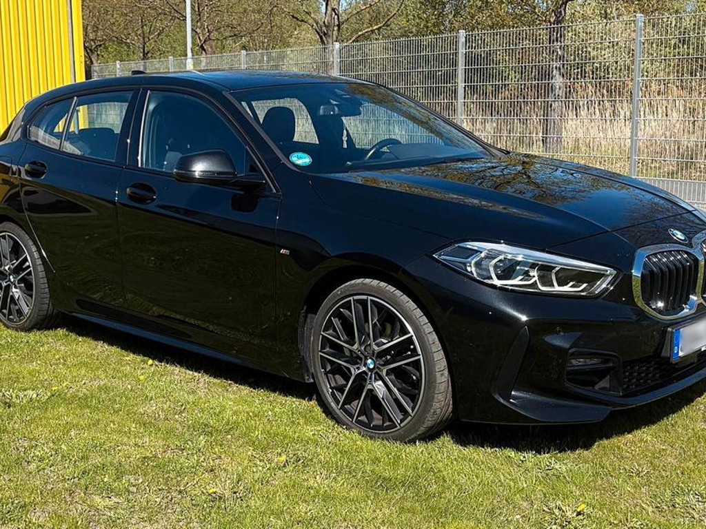 BMW 1 Serie 118 M-Sport Sedan 118i