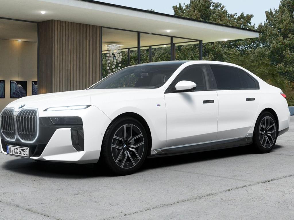 BMW i7