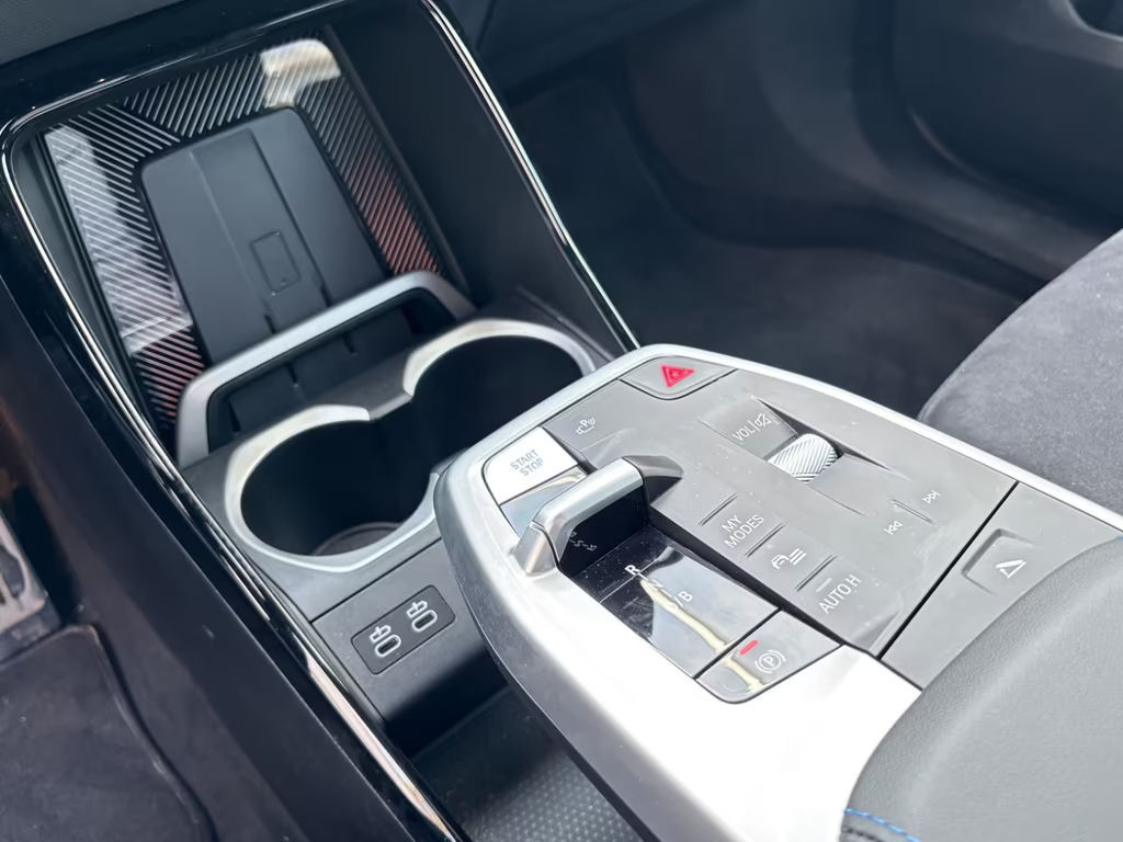 BMW iX1