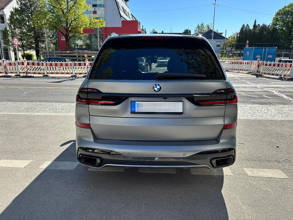 BMW X7