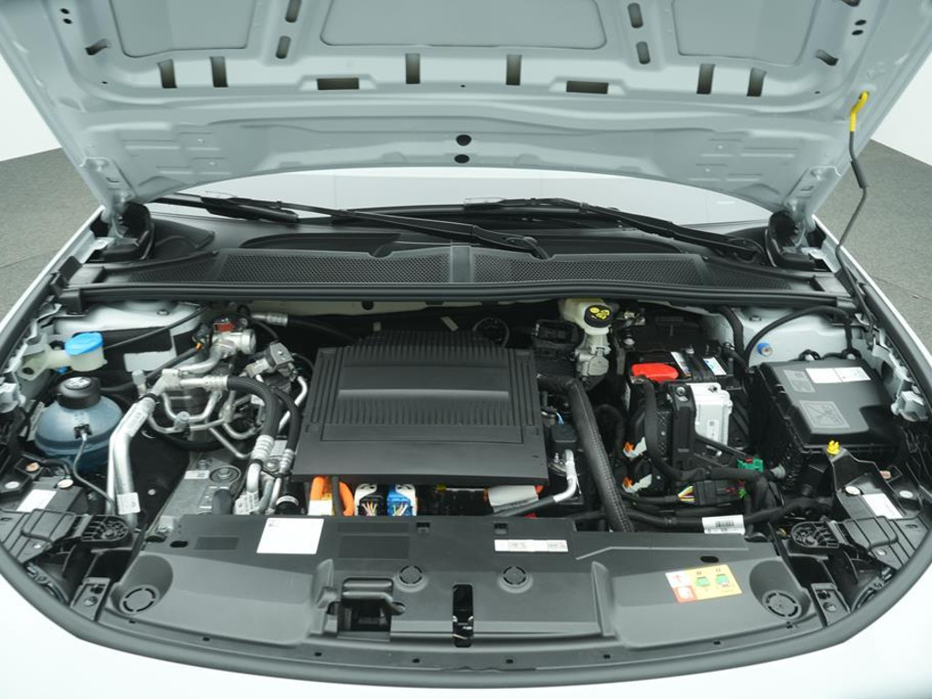 Peugeot e-308