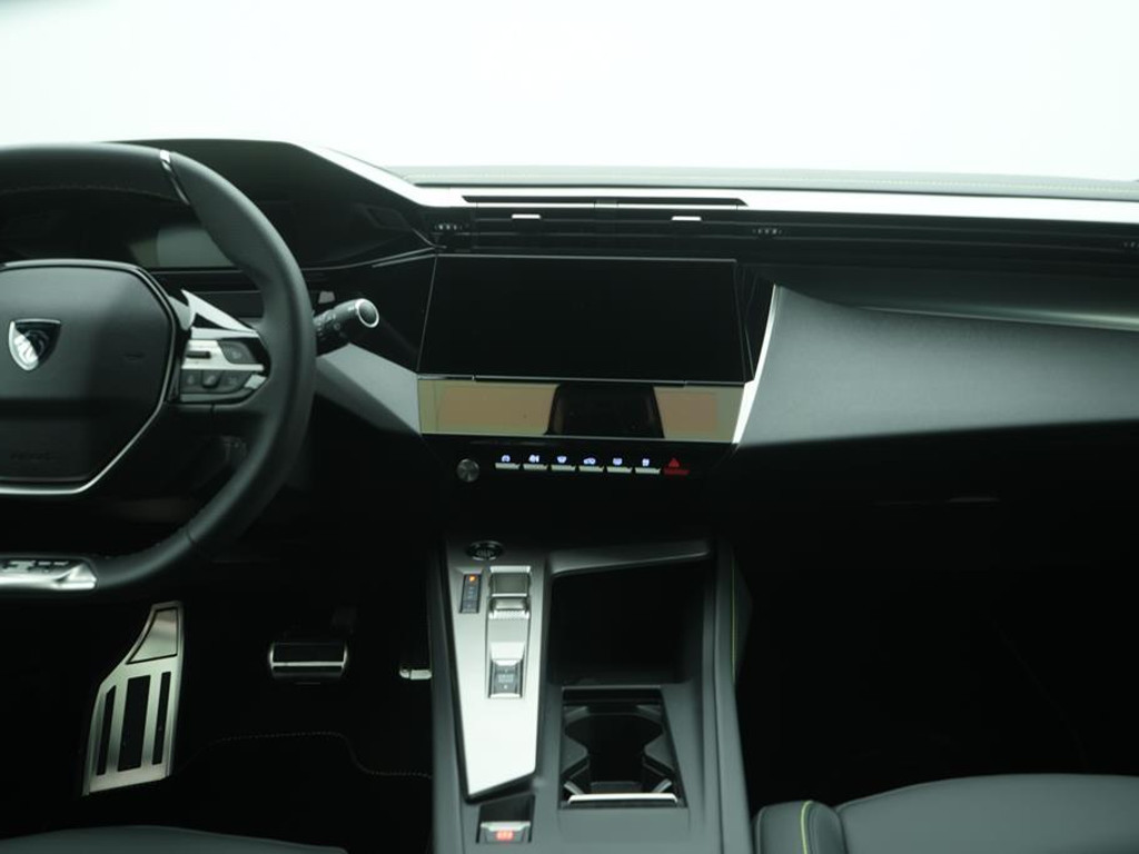Peugeot e-308