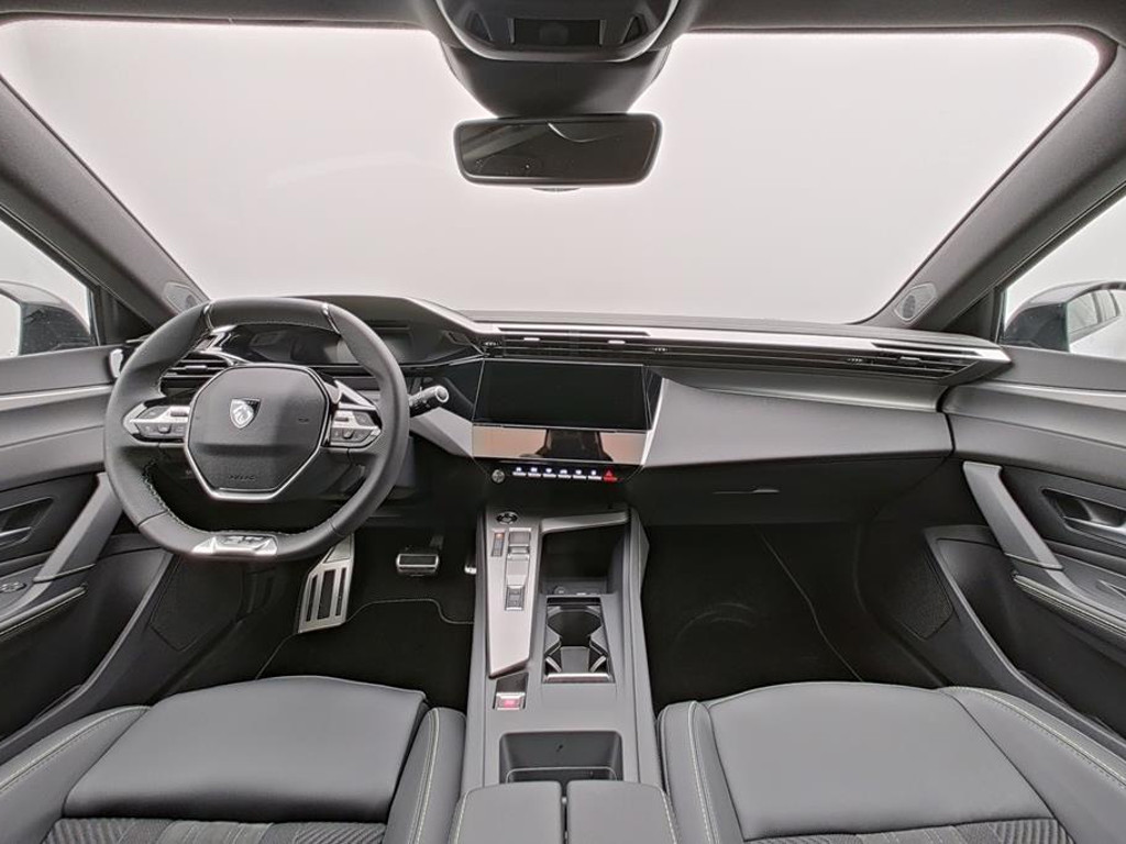 Peugeot e-308