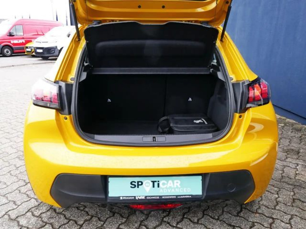 Peugeot e-208