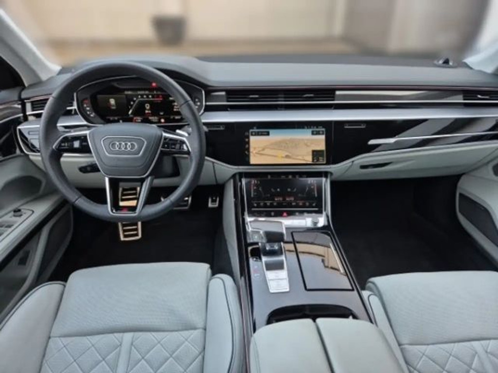 Audi S8