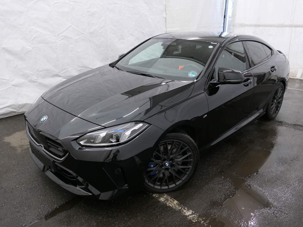 BMW M235