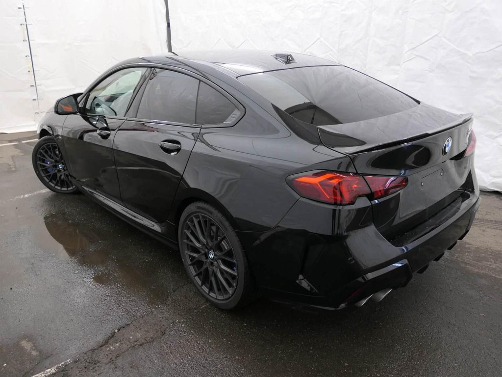BMW M235