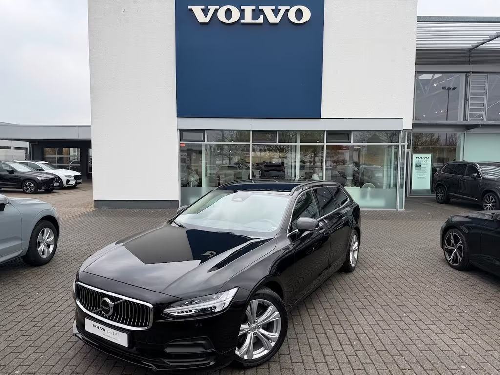 Volvo V90 Momentum
