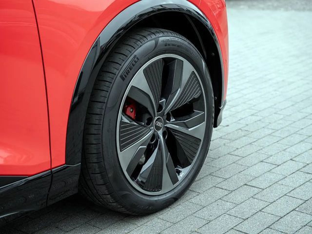 Audi SQ6 e-tron