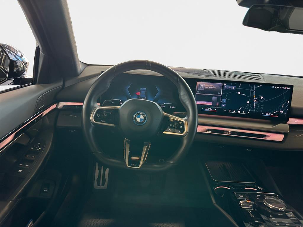 BMW i5