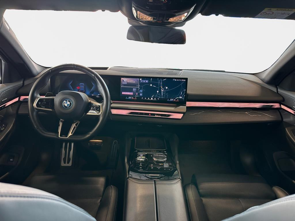BMW i5
