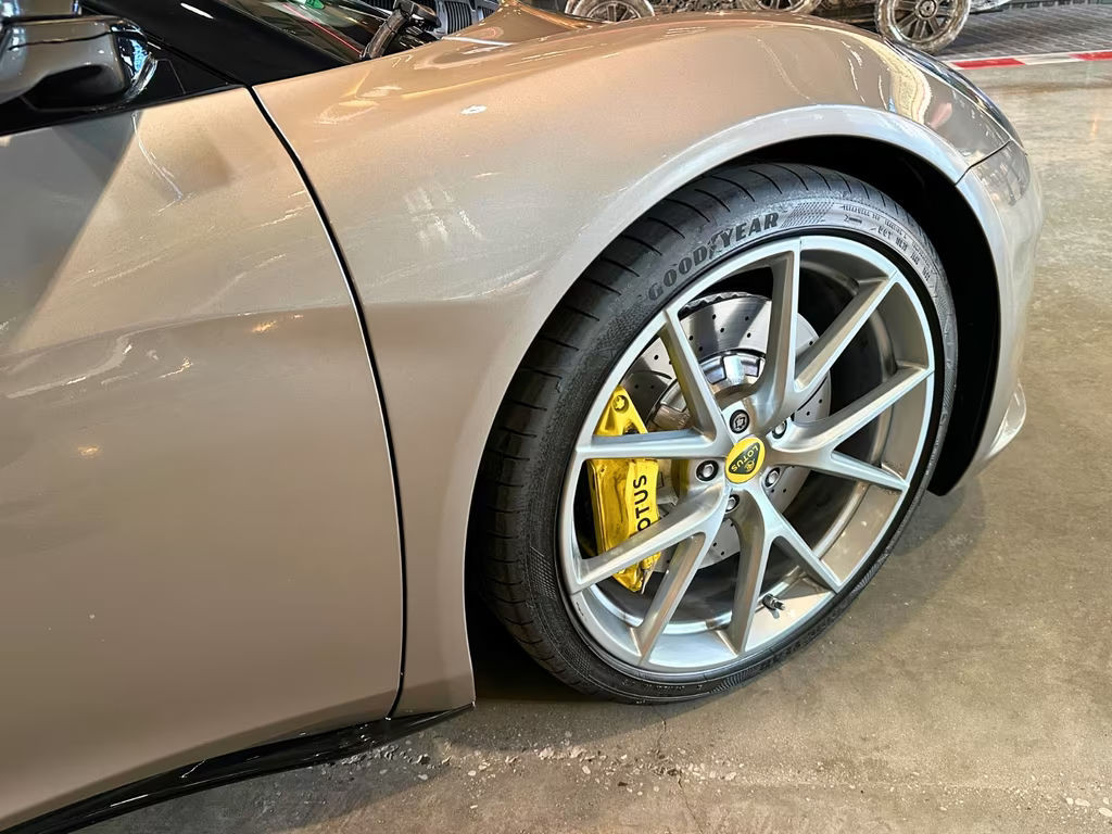 Lotus Emira