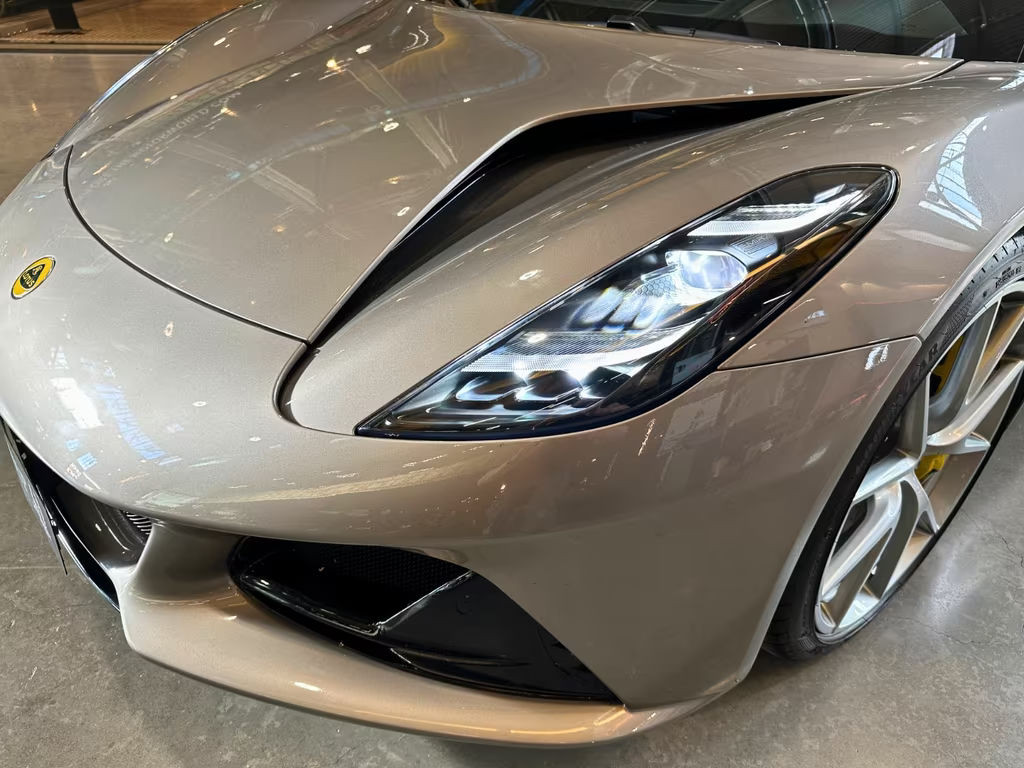 Lotus Emira