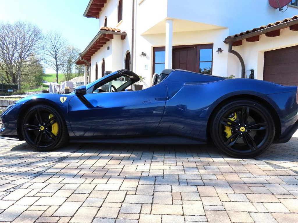 Ferrari 296 GTS