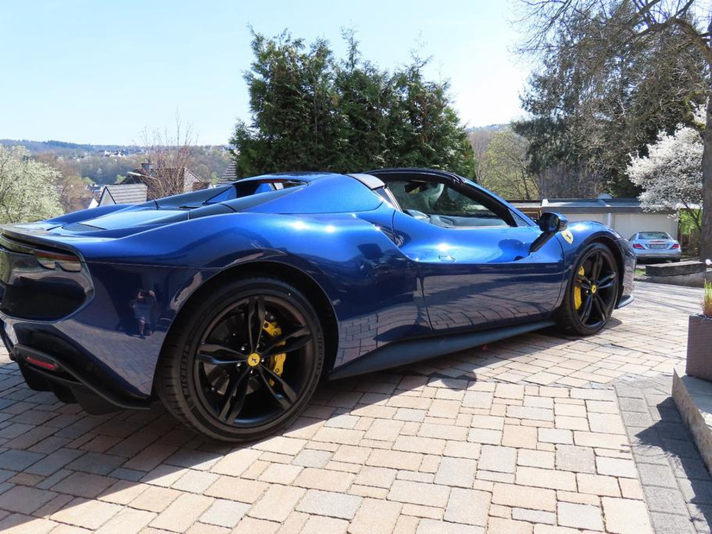 Ferrari 296 GTS