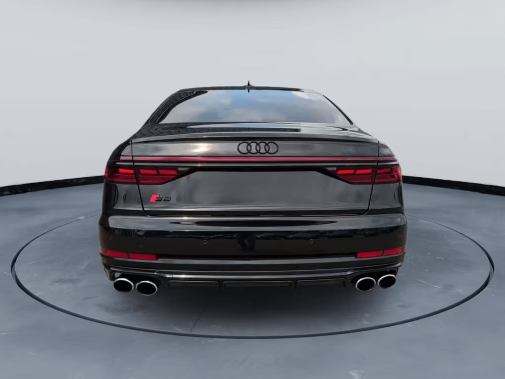 Audi S8