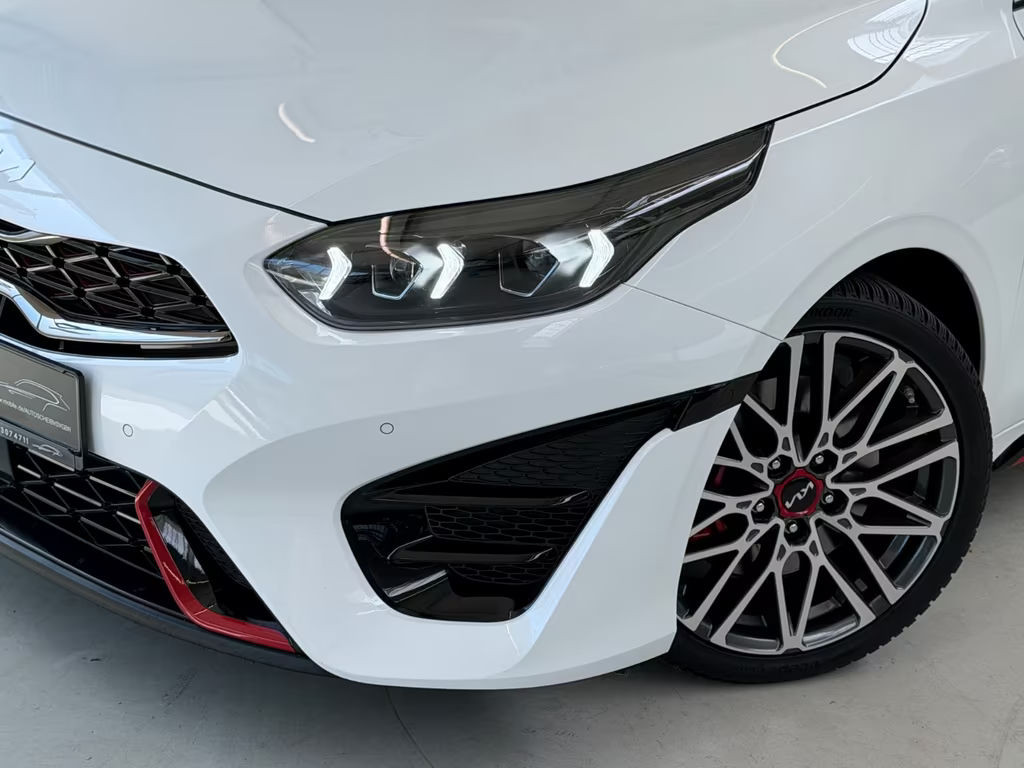 Kia ProCeed