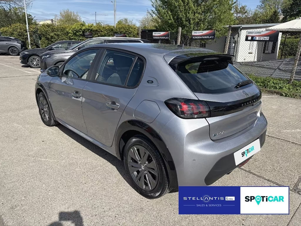 Peugeot e-208