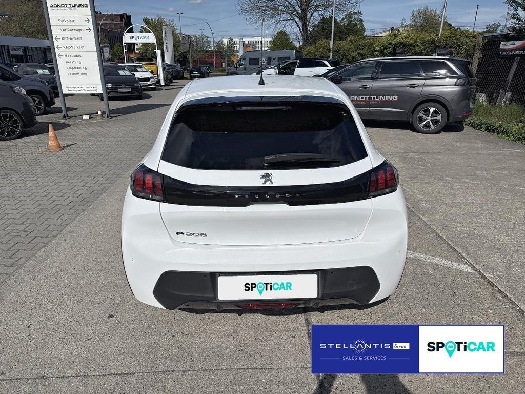 Peugeot e-208