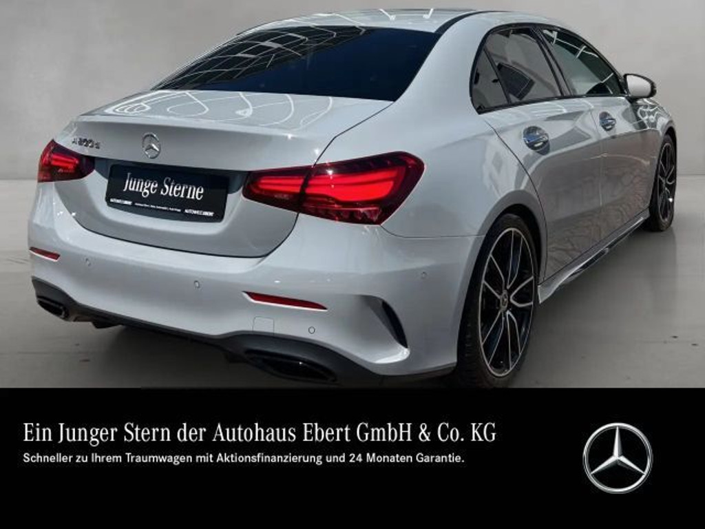 Mercedes-Benz A-Klasse A 200 AMG Line A 200 d