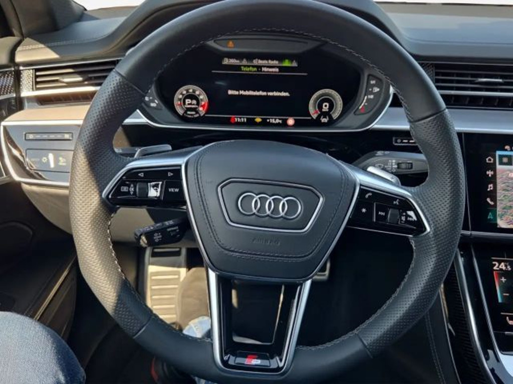 Audi S8