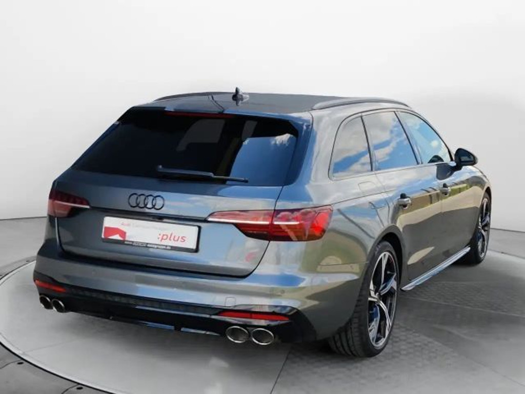 Audi S4