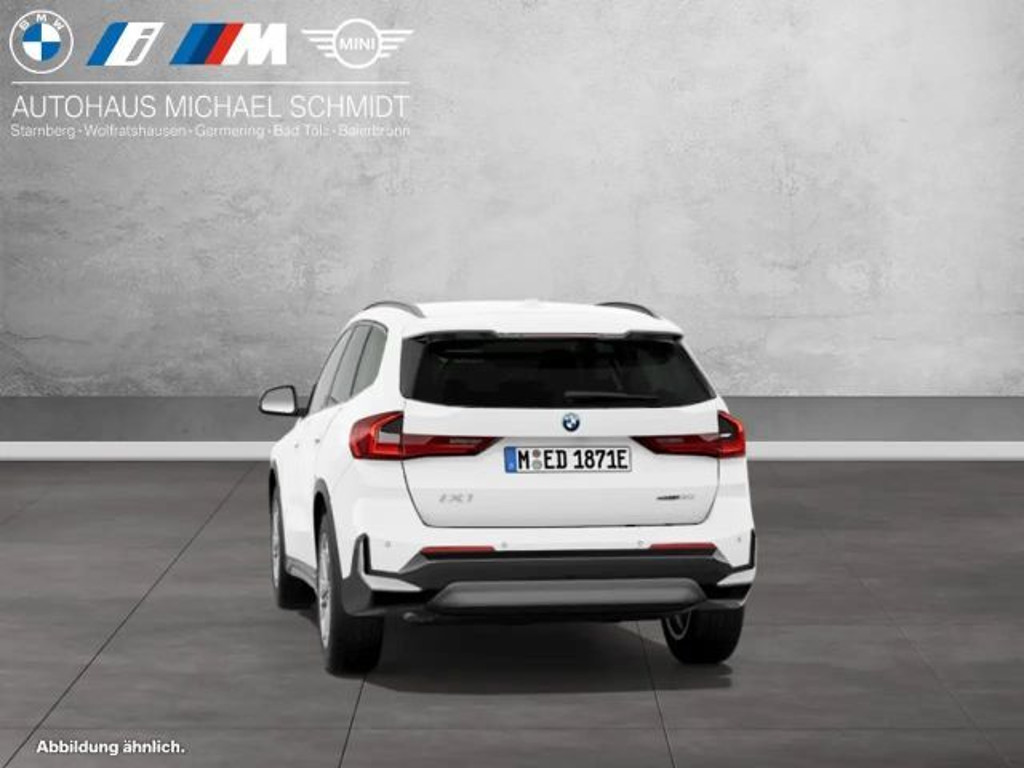 BMW iX1