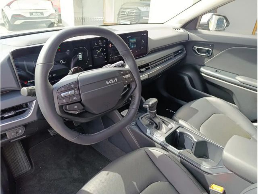 Kia K4