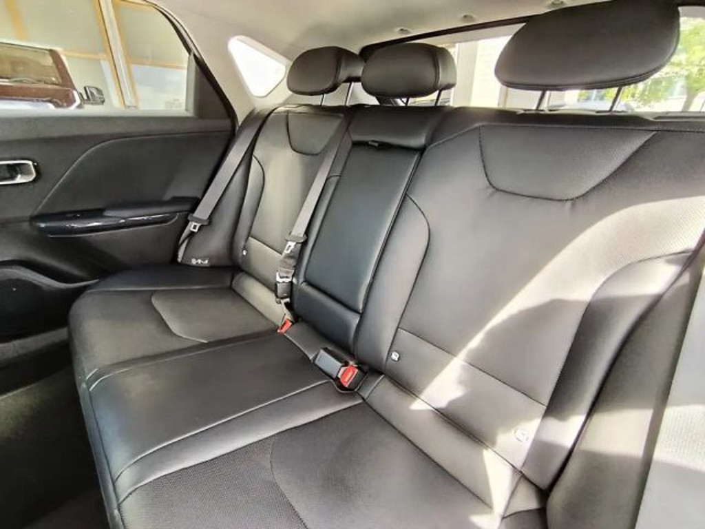 Kia K4
