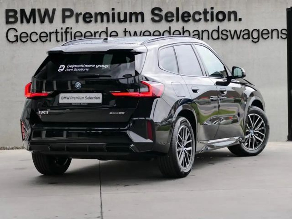BMW iX1