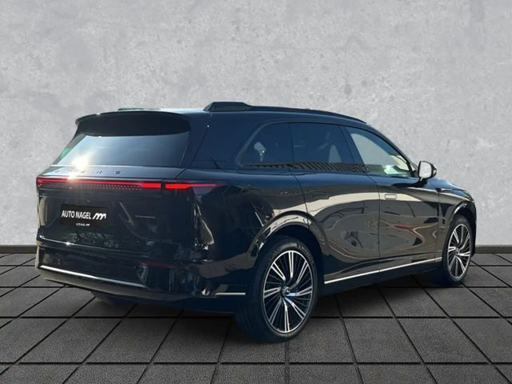 Xpeng G9