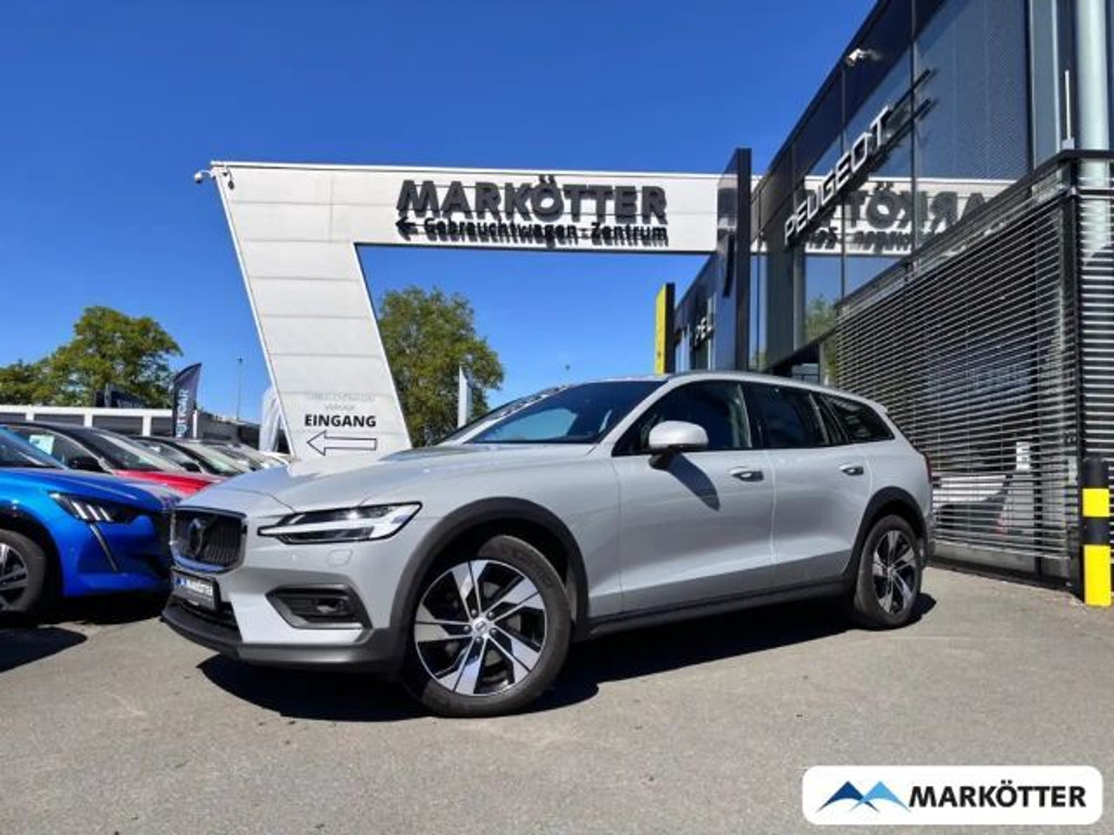 Volvo V60 Cross Country AWD Plus