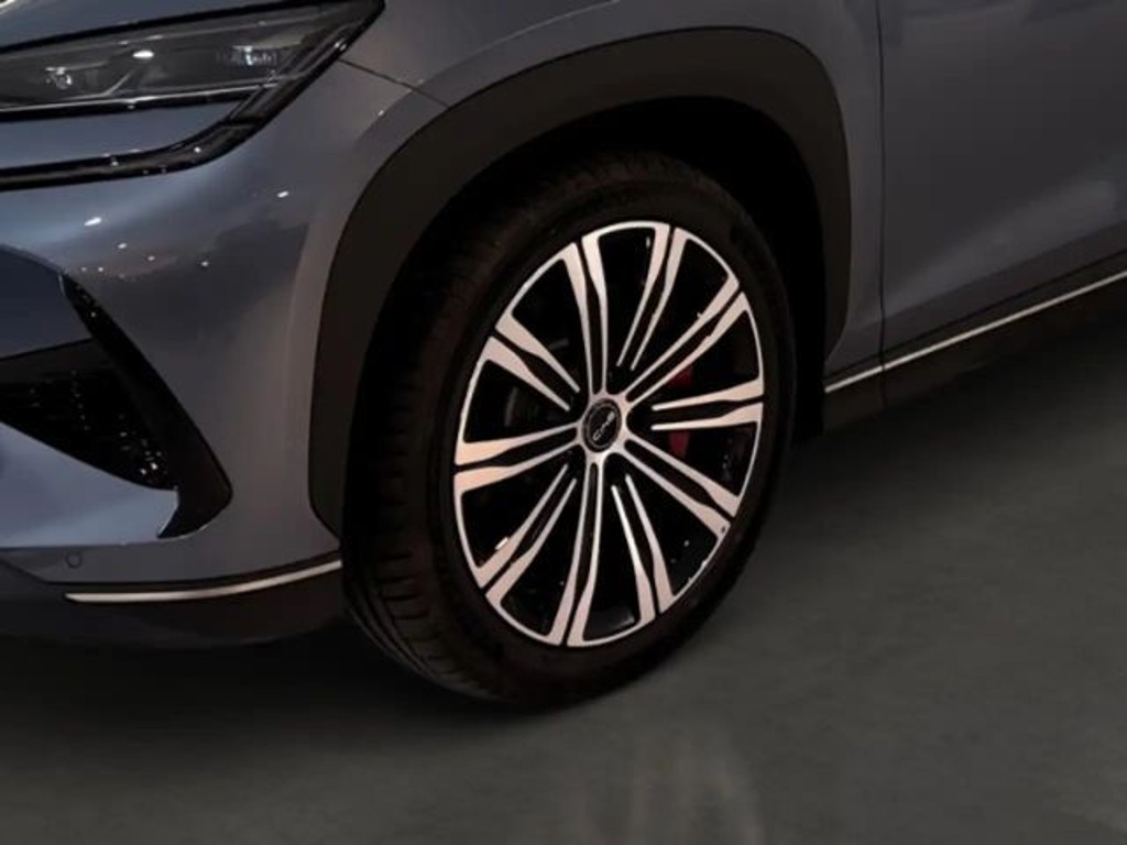 BYD Sealion 7