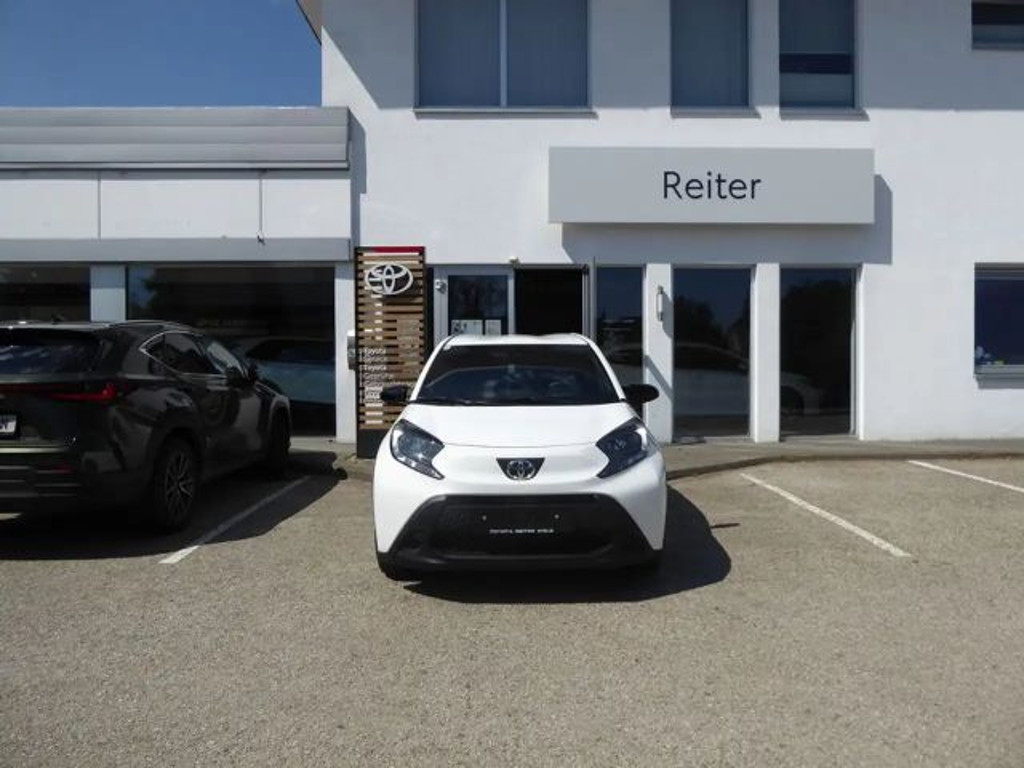 Toyota Aygo X Hatchback VVT-i Play