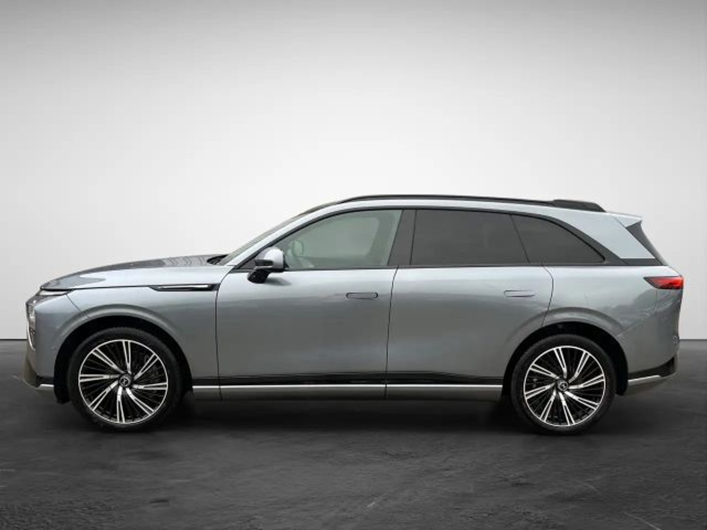 Xpeng G9