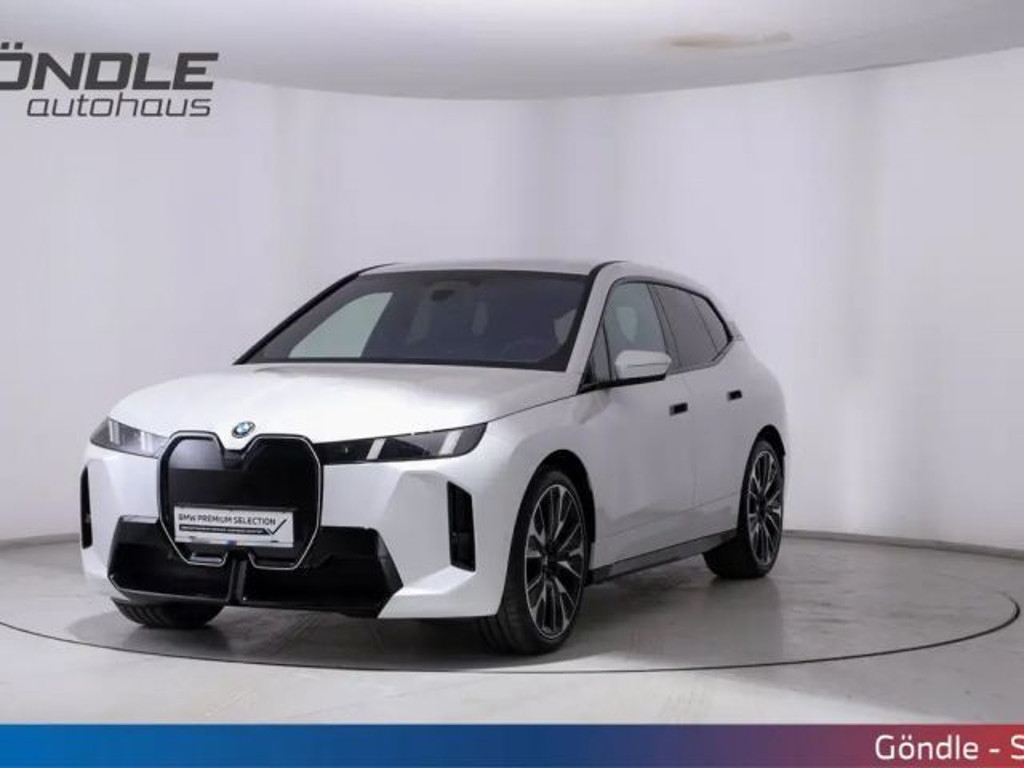 BMW iX