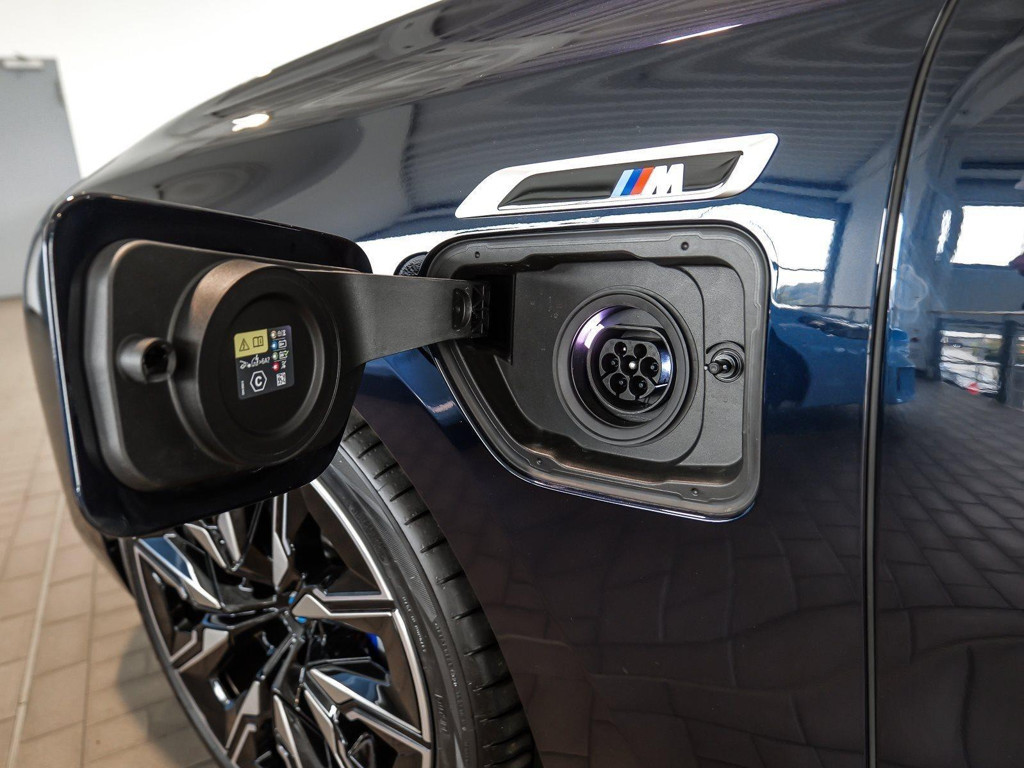 BMW M760